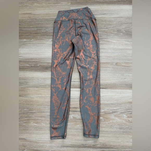 IRHAZ Size S Grey Snakeskin High Waist Ruched Metallic Legging - Picture 5 of 8